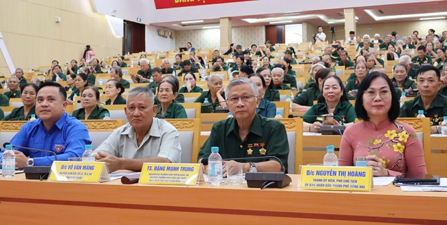 Hội Cựu Thanh niên xung phong thành phố Đồng Nai kỷ niệm 76 năm Ngày truyền thống lực lượng Thanh niên xung phong Việt Nam và 20 năm thành lập Hội
